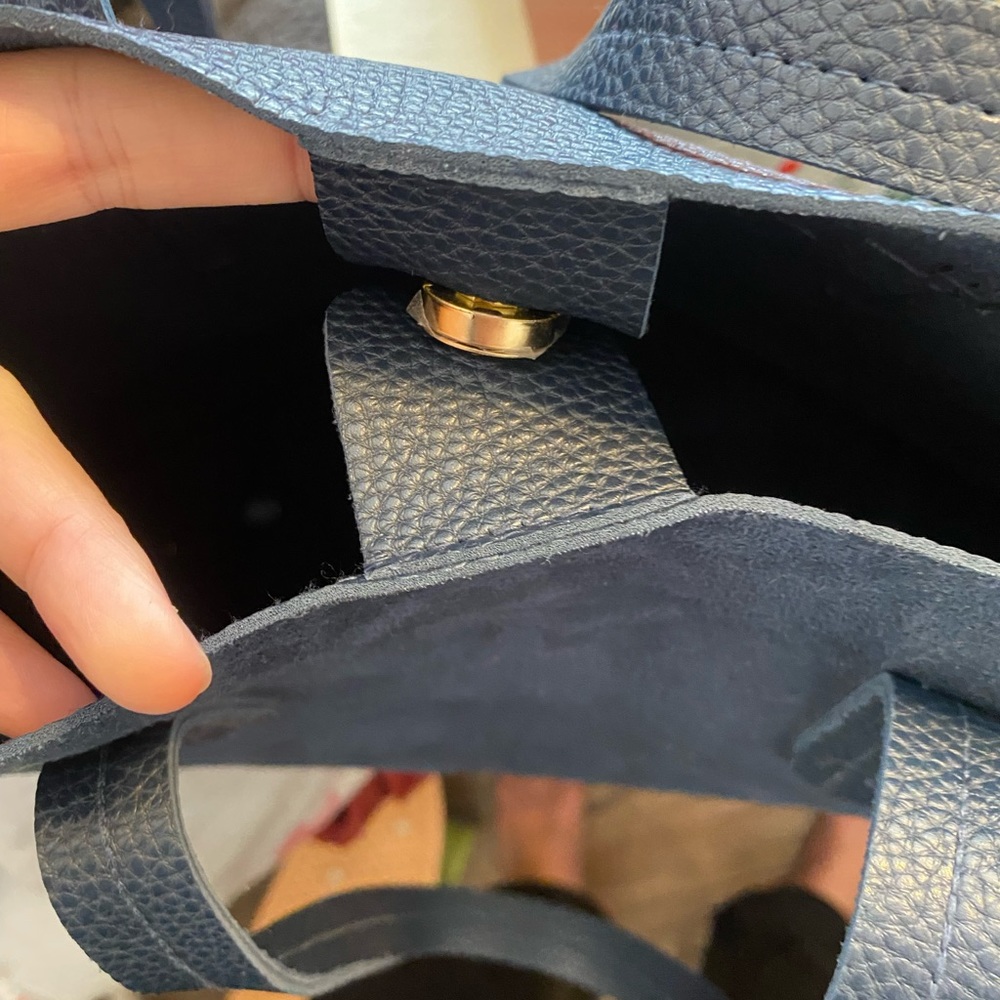 Navy Ulta Tote - Picture 8 of 9